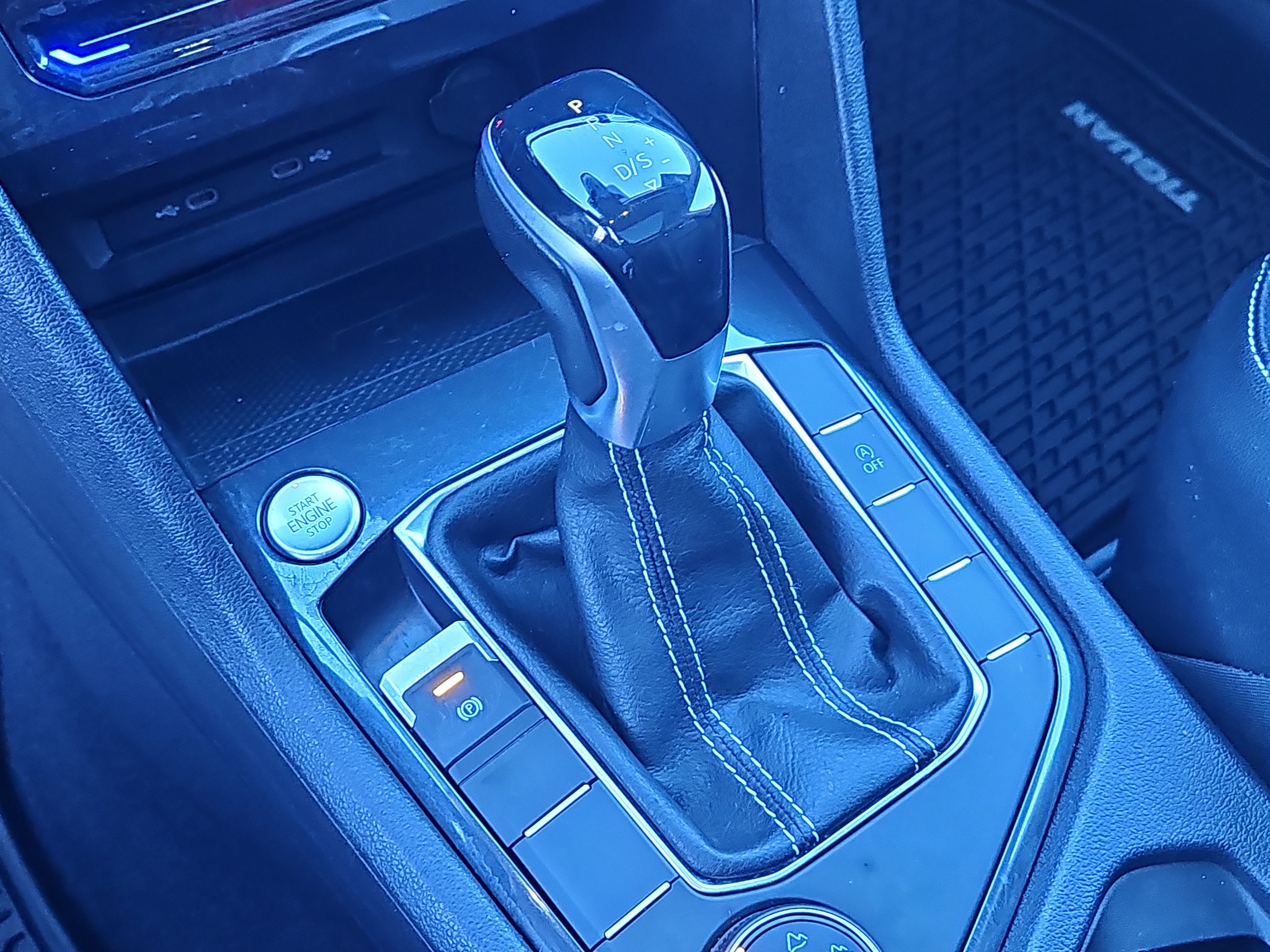 Certified 2022 Volkswagen Tiguan SE w/ Panoramic Sunroof Package image 21