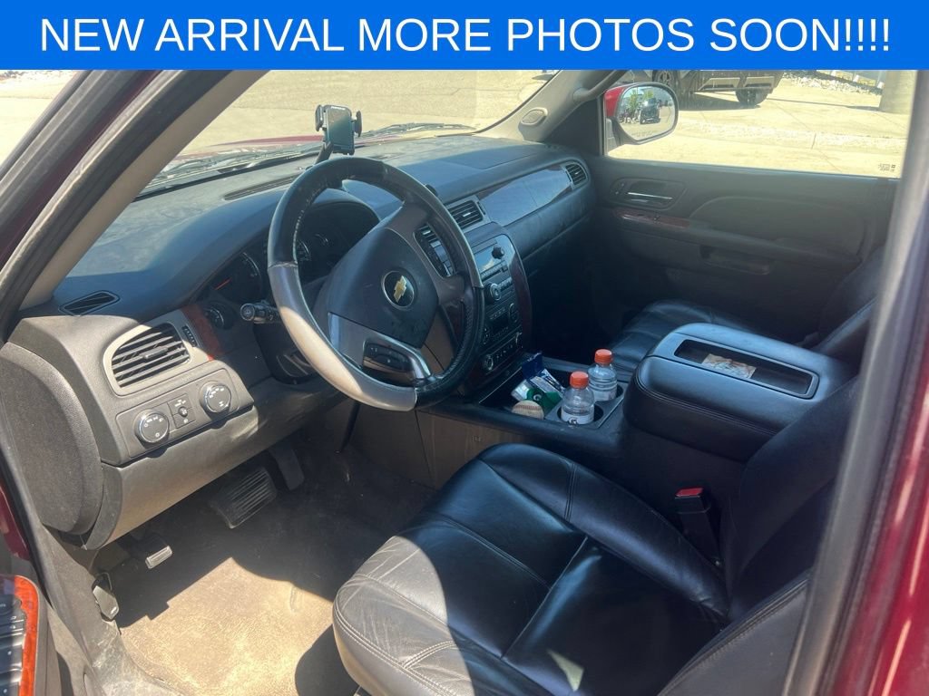 Used 2011 Chevrolet Suburban LT w/ Luxury Package AWD/4WD image 9