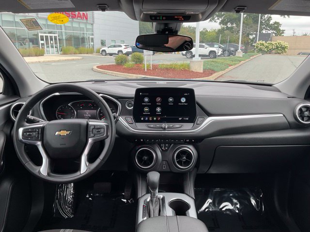 Used 2025 Chevrolet Blazer LT AWD/4WD image 15