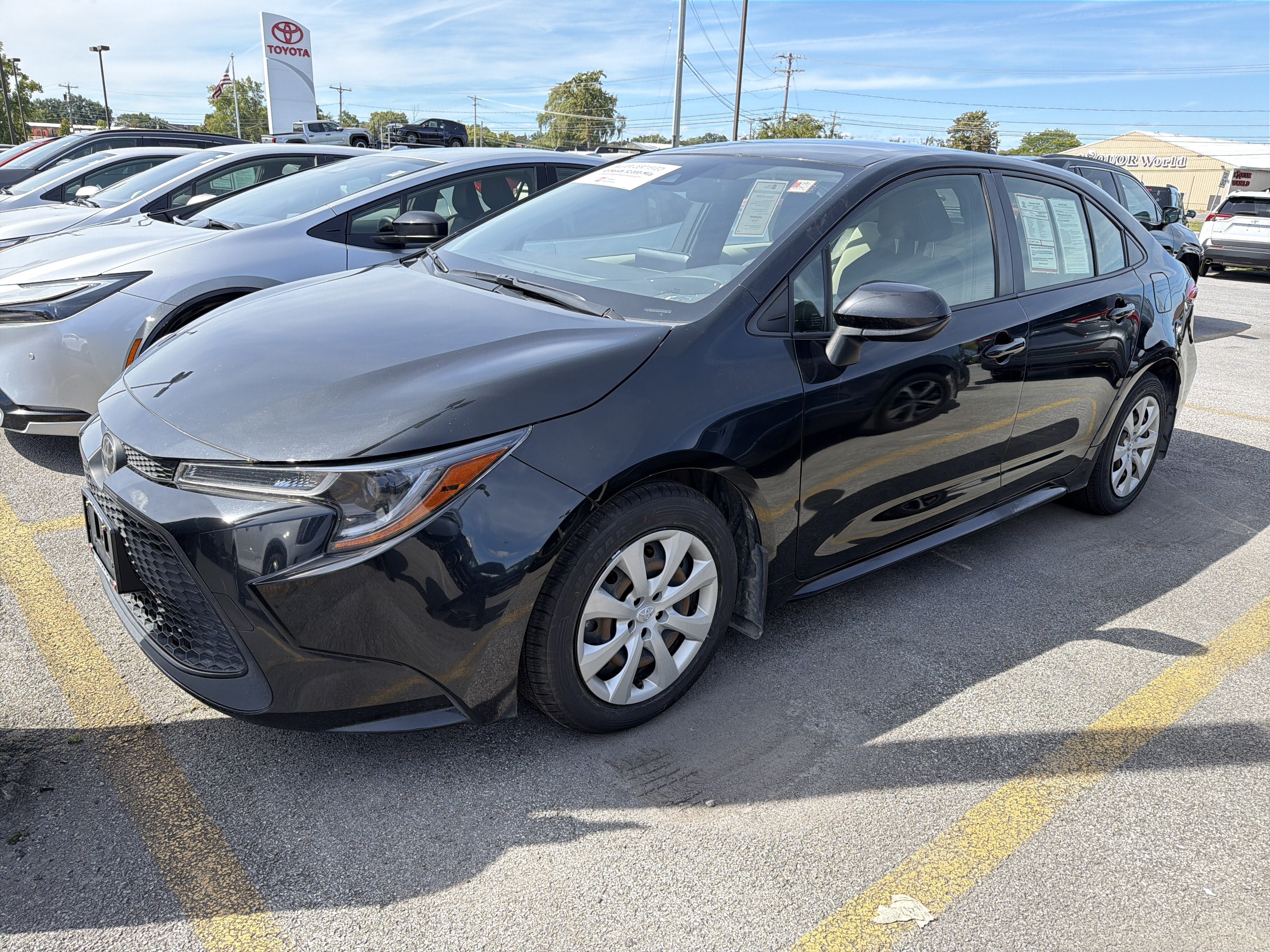 Certified 2022 Toyota Corolla LE FWD image 3