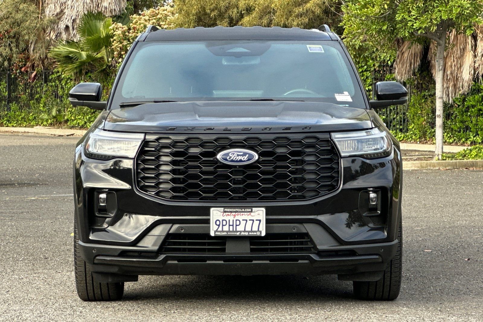Used 2025 Ford Explorer ST-Line w/ Premium Package image 8