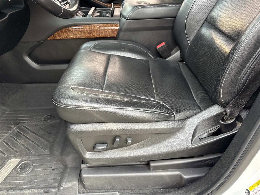 Used 2020 Chevrolet Suburban Premier image 11
