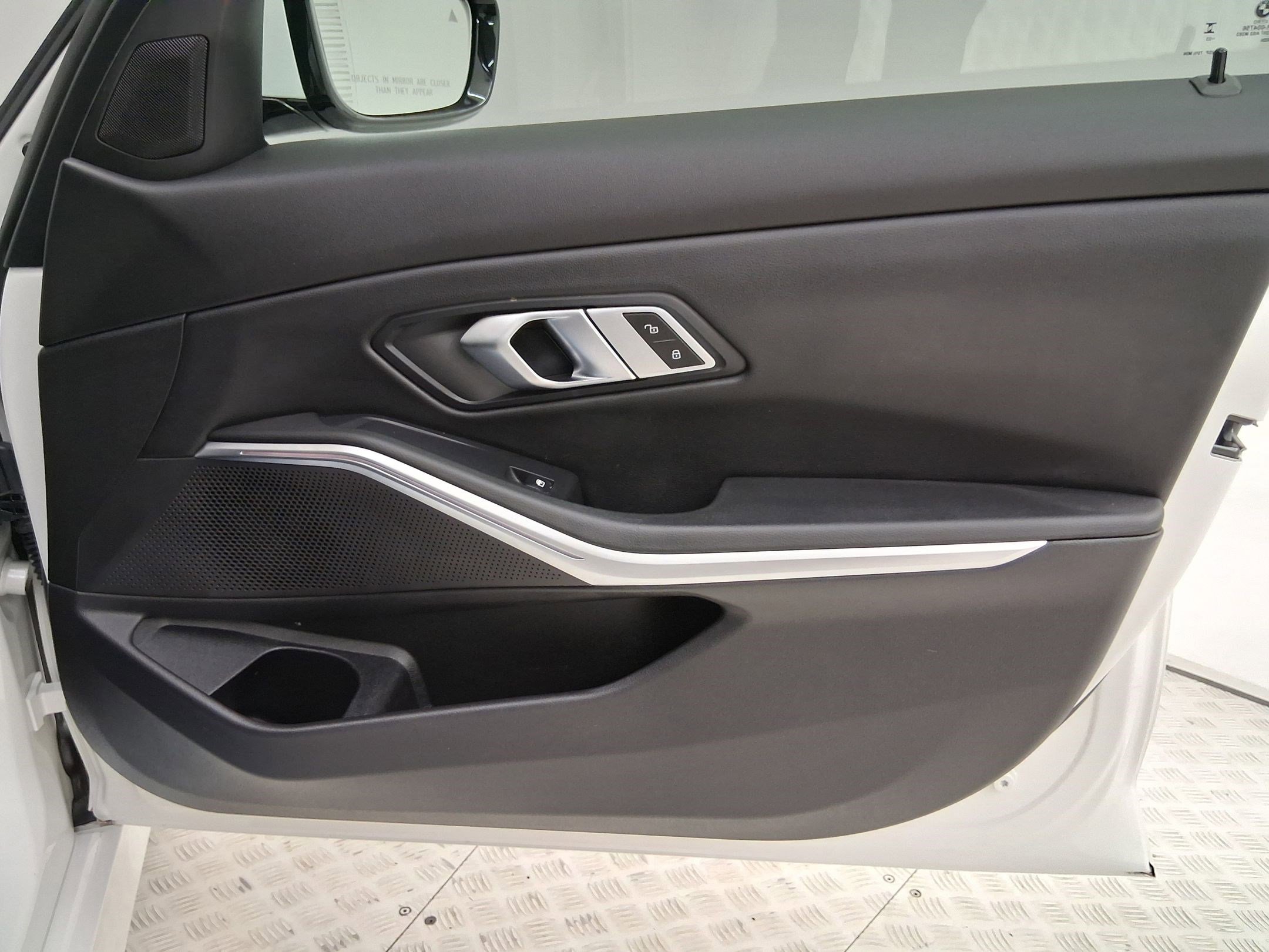 Used 2023 BMW 330i Sedan w/ Premium Package image 32