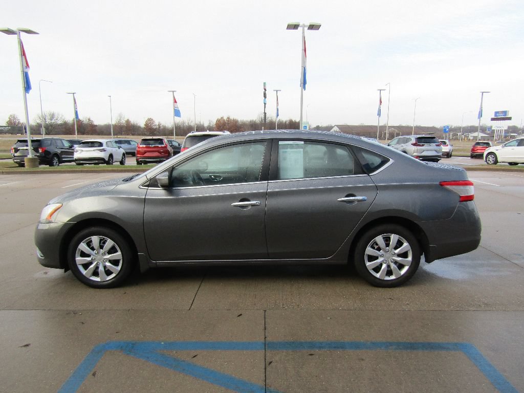 Used 2015 Nissan Sentra S FWD image 3