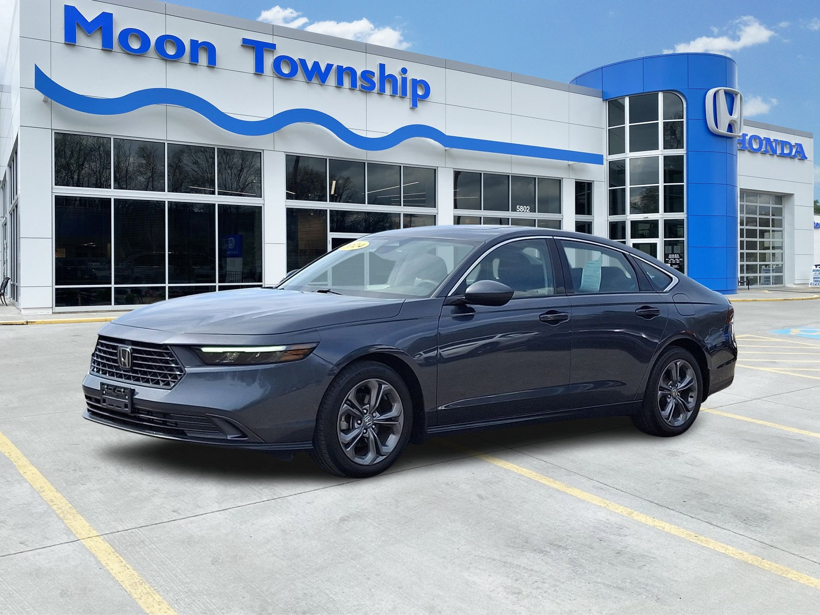 Used 2024 Honda Accord EX image 3