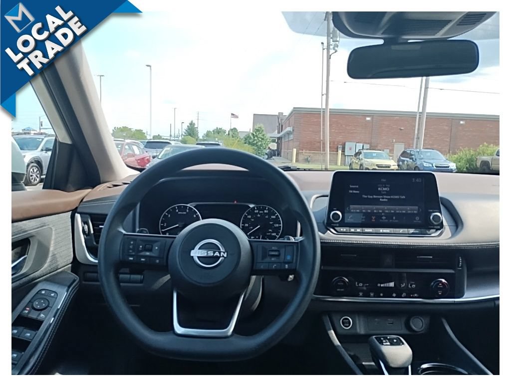 Used 2023 Nissan Rogue SV FWD image 16
