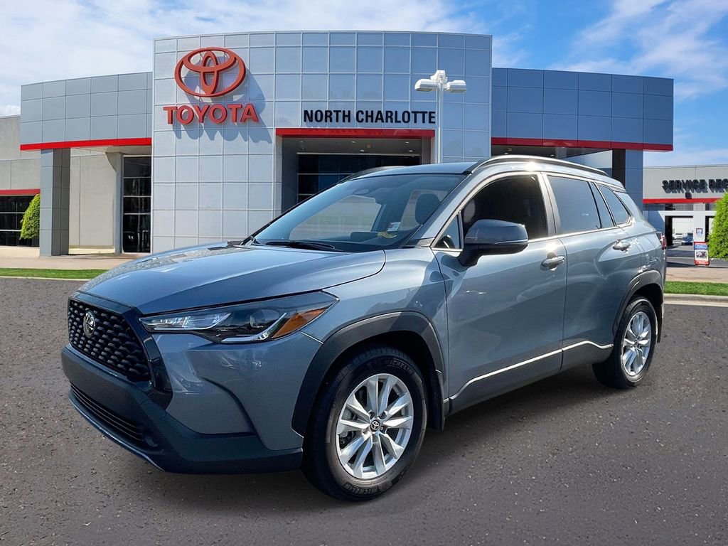 Used 2024 Toyota Corolla Cross LE FWD image 7