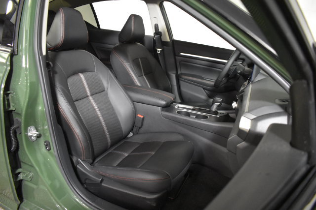 Certified 2026 Nissan Altima 2.5 SR w/ SR Midnight Edition Package FWD image 32