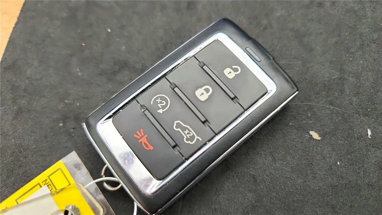 Used 2022 Jeep Grand Cherokee L Laredo w/ Luxury Tech Group I AWD/4WD image 20