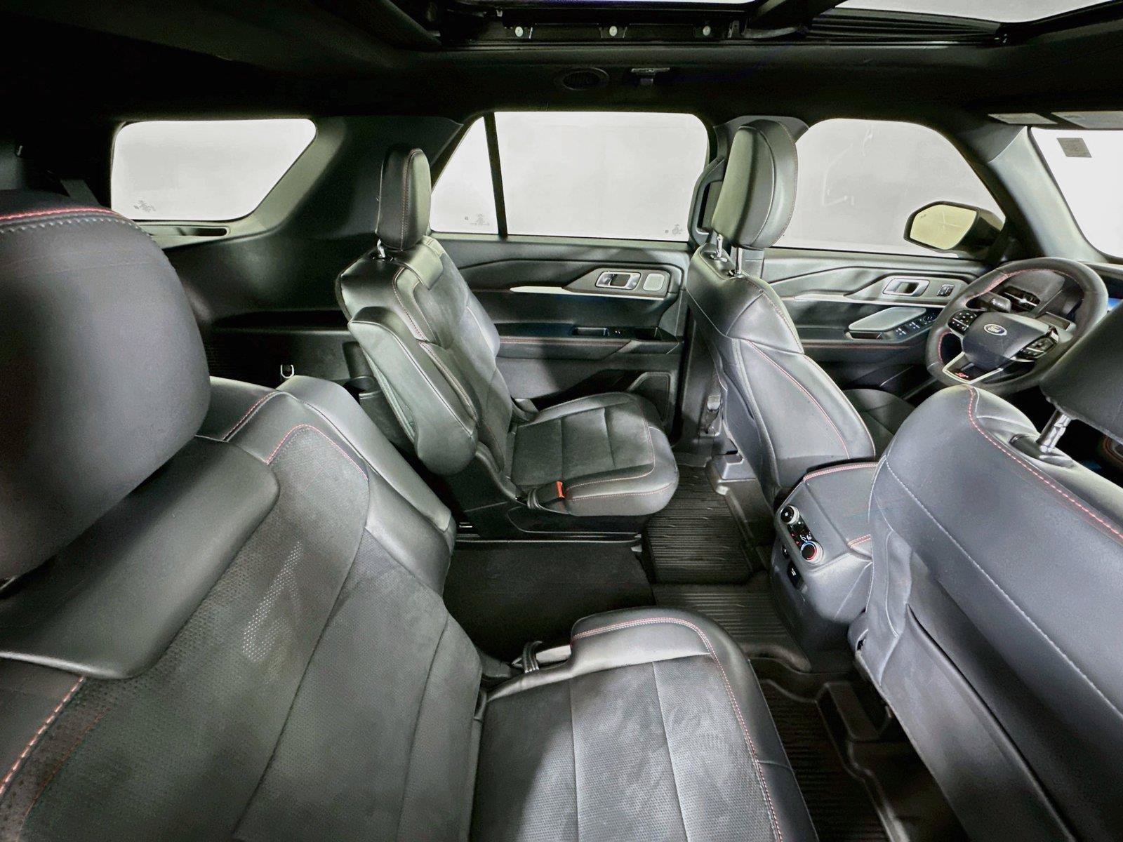 Used 2025 Ford Explorer ST AWD/4WD image 29