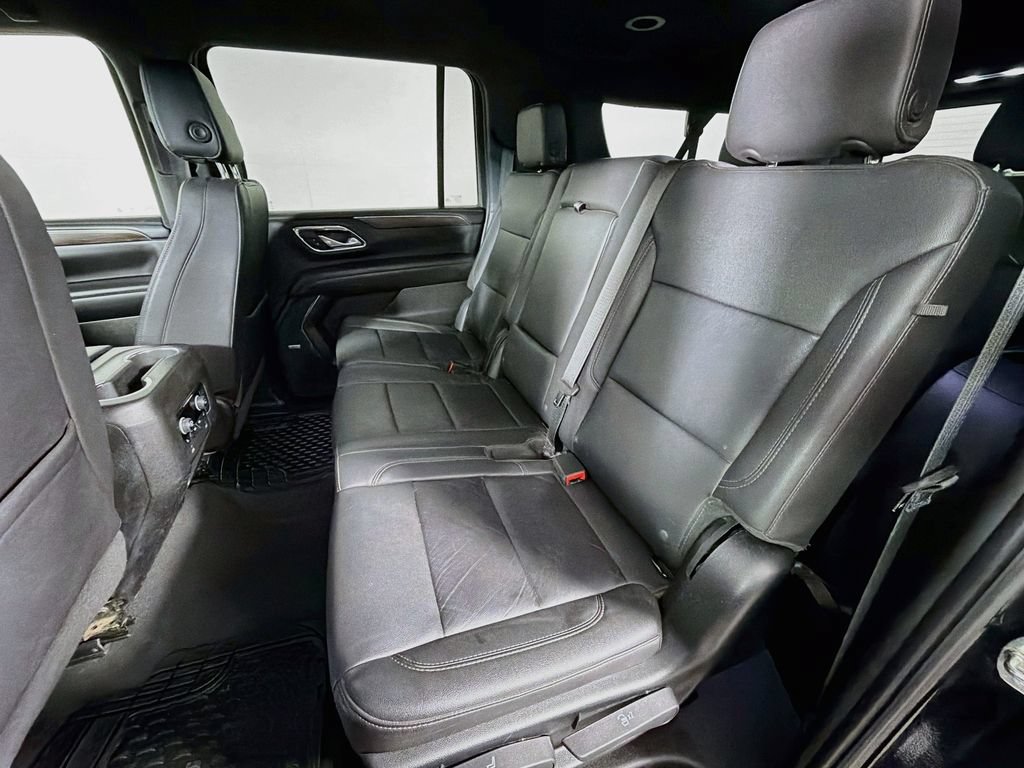 Used 2023 Chevrolet Suburban Z71 w/ Luxury Package AWD/4WD image 19