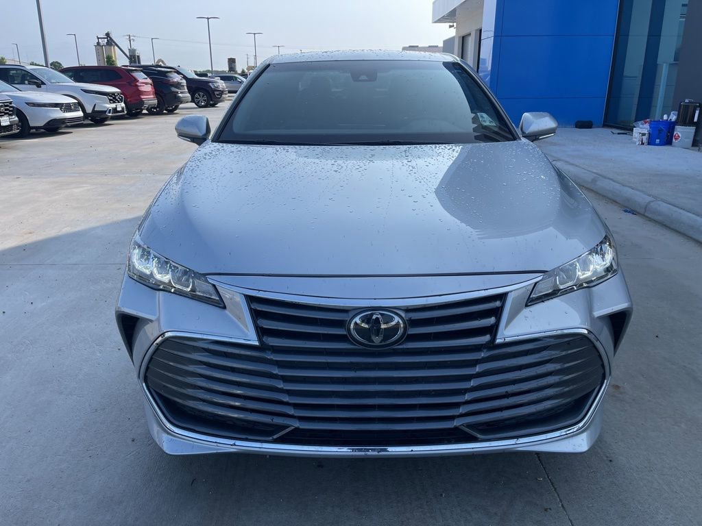 Used 2022 Toyota Avalon XLE FWD image 2