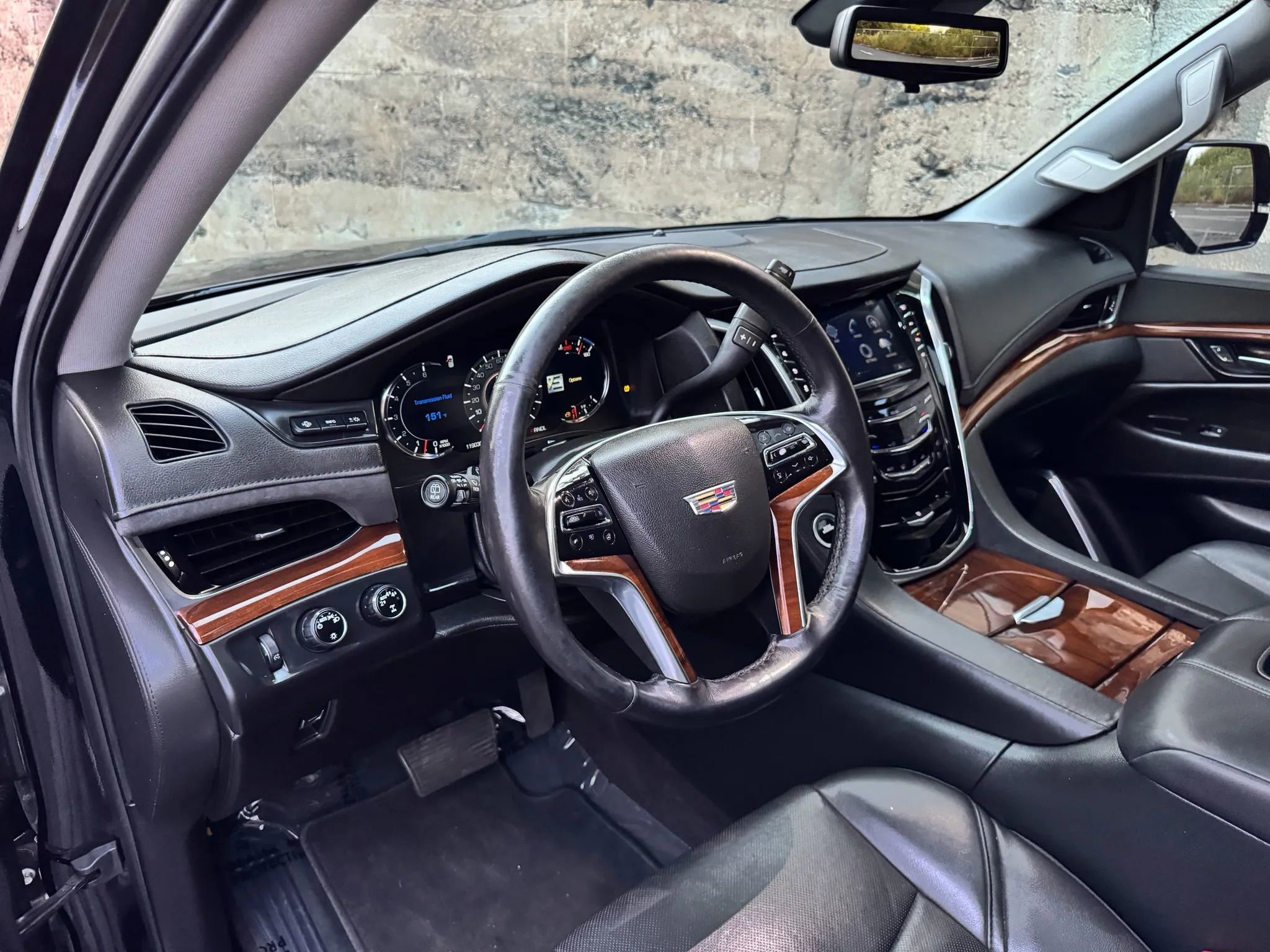 Used 2020 Cadillac Escalade ESV Premium Luxury w/ Escalade Sport Edition AWD/4WD image 25