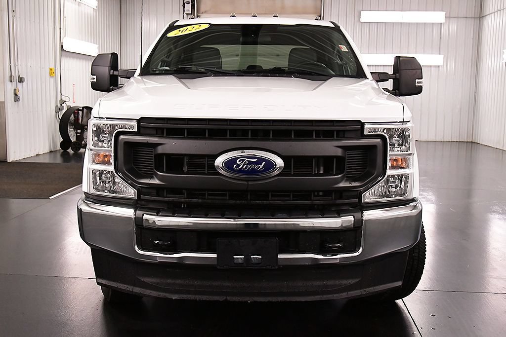 Used 2022 Ford F250 XL w/ Power Equipment Group AWD/4WD image 2