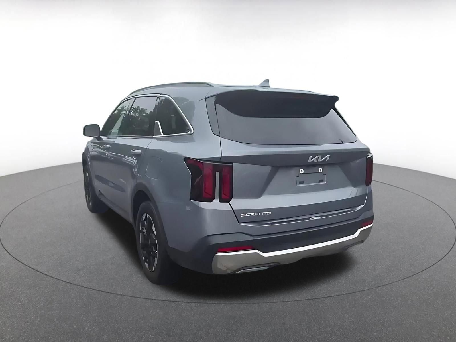 Used 2024 Kia Sorento S FWD image 11