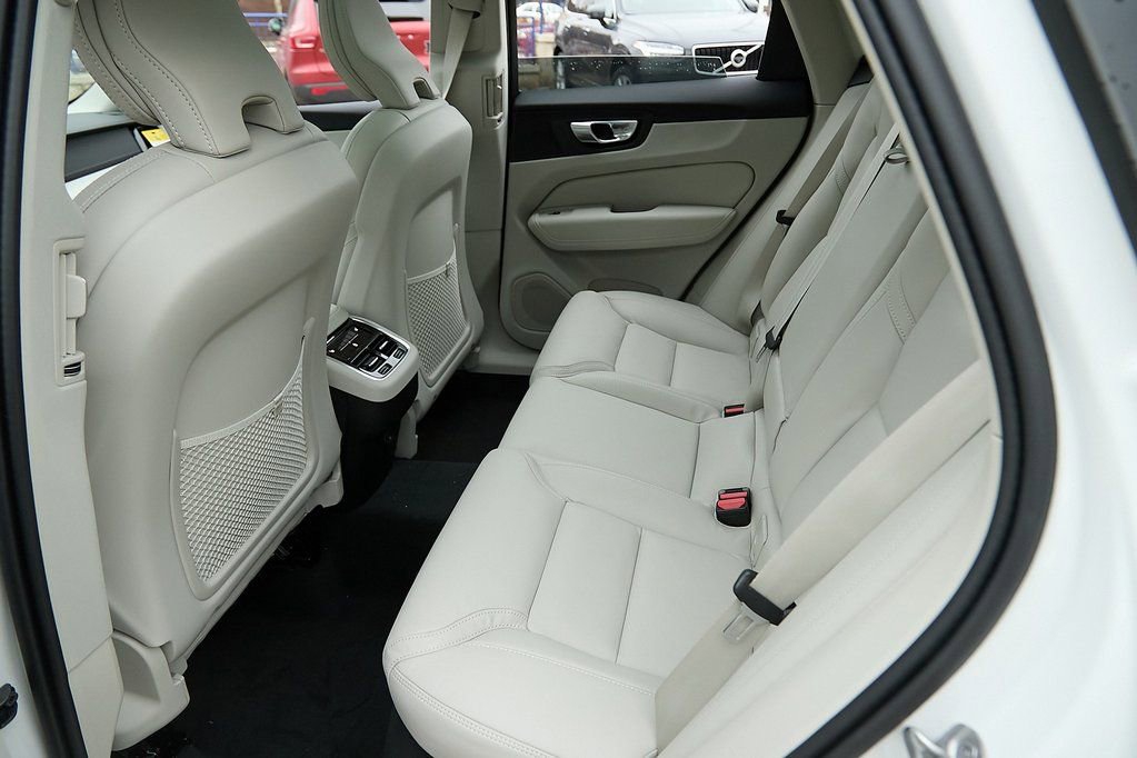 New 2026 Volvo XC60 B5 Ultra w/ Protection Package Premier image 19