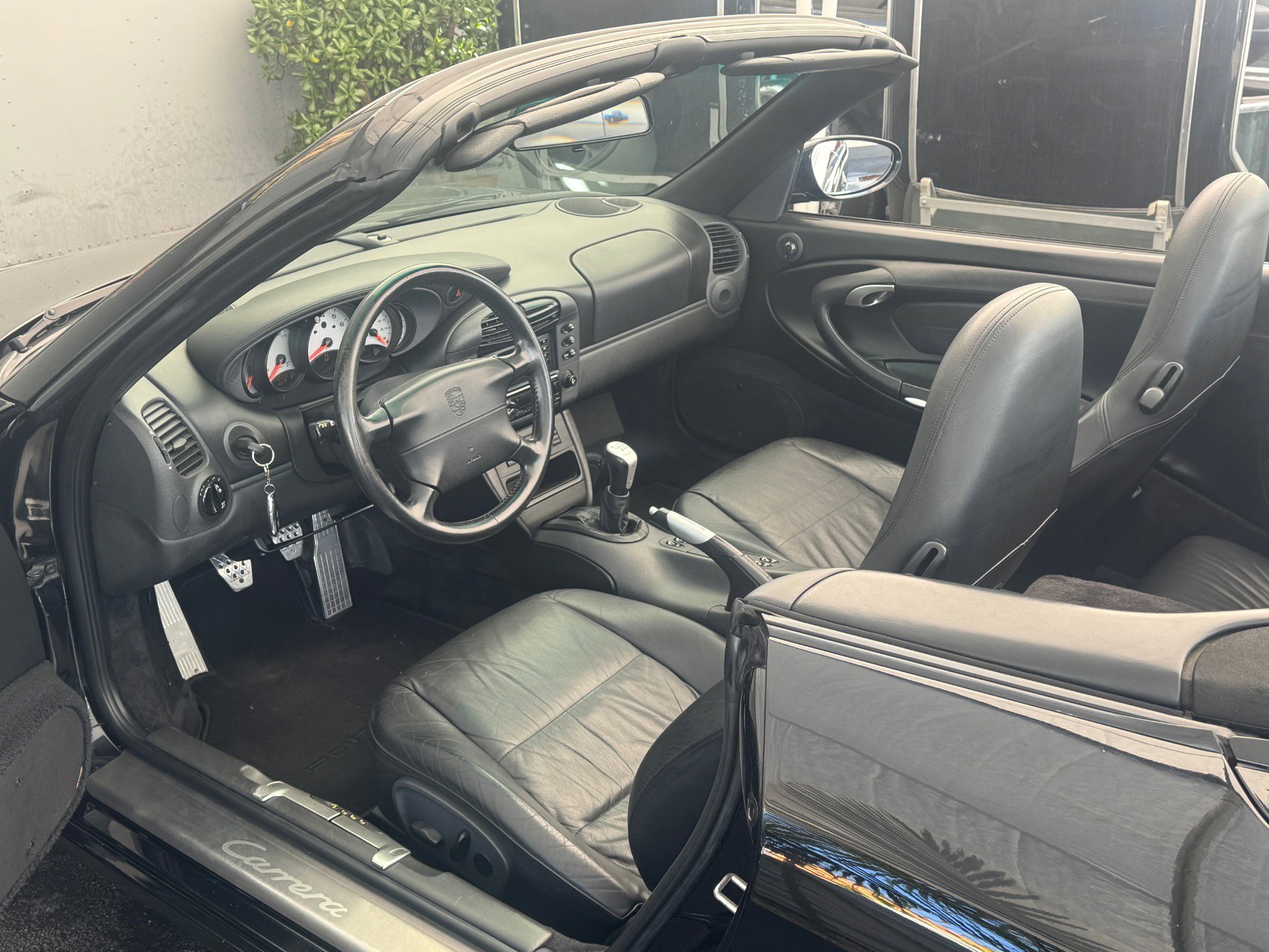 Used 1999 Porsche 911 Cabriolet image 30