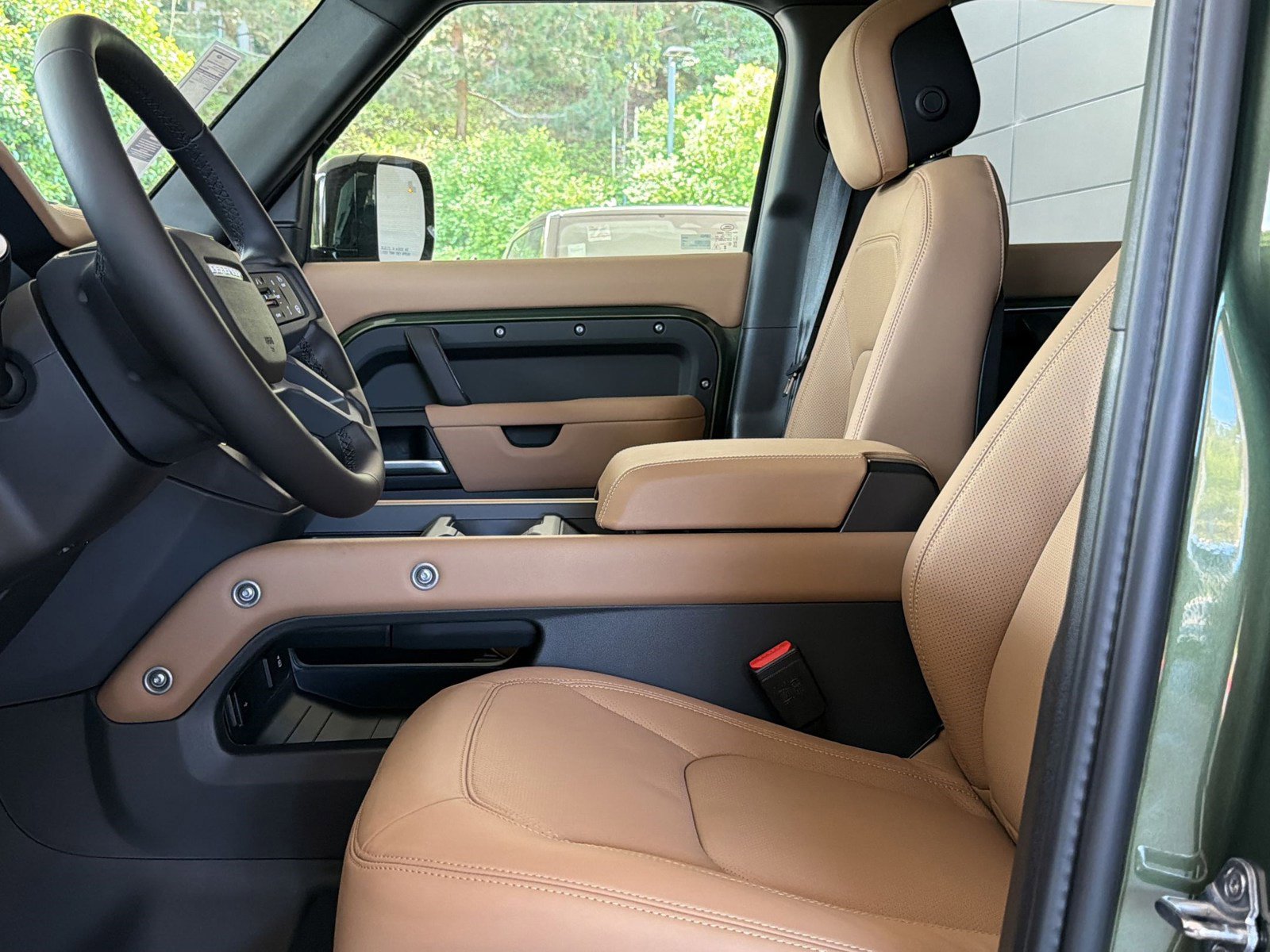 New 2026 Land Rover Defender 110 X-Dynamic SE AWD/4WD image 5