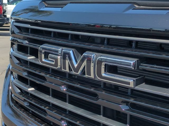 New 2026 GMC Sierra 1500 Elevation w/ LPO, Elevation Black Package AWD/4WD image 32