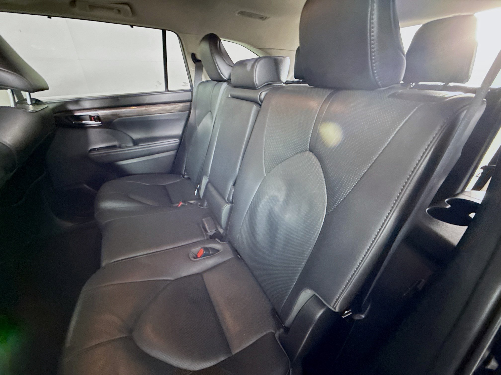 Used 2021 Toyota Highlander Limited FWD image 30
