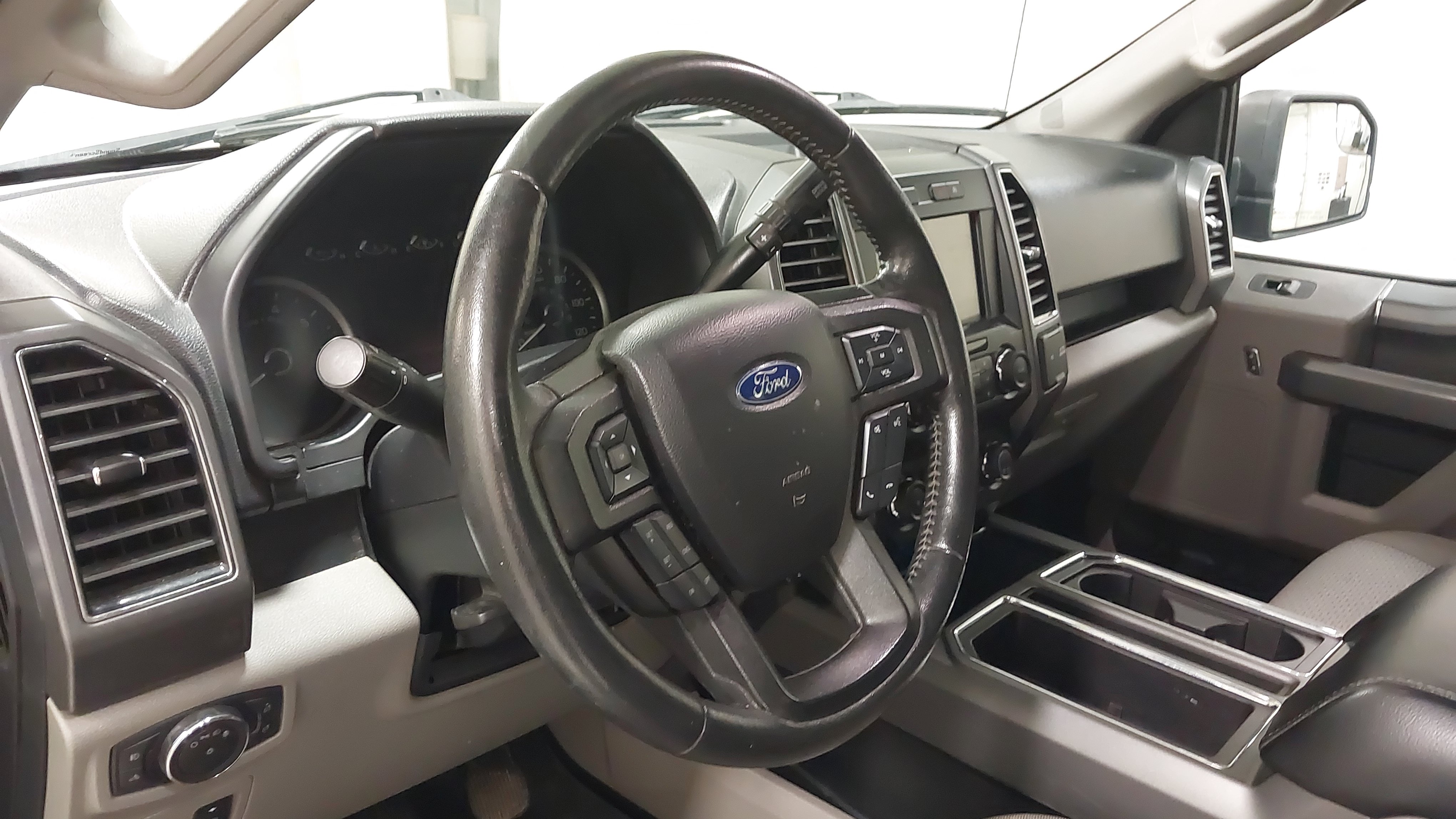 Used 2020 Ford F150 XLT w/ Equipment Group 302A Luxury AWD/4WD image 17