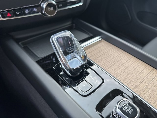 New 2026 Volvo XC60 B5 Plus w/ Climate Package image 15