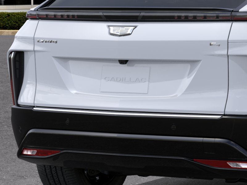 New 2027 Cadillac Lyriq Luxury w/ LPO, Floor Liner Package AWD/4WD image 16