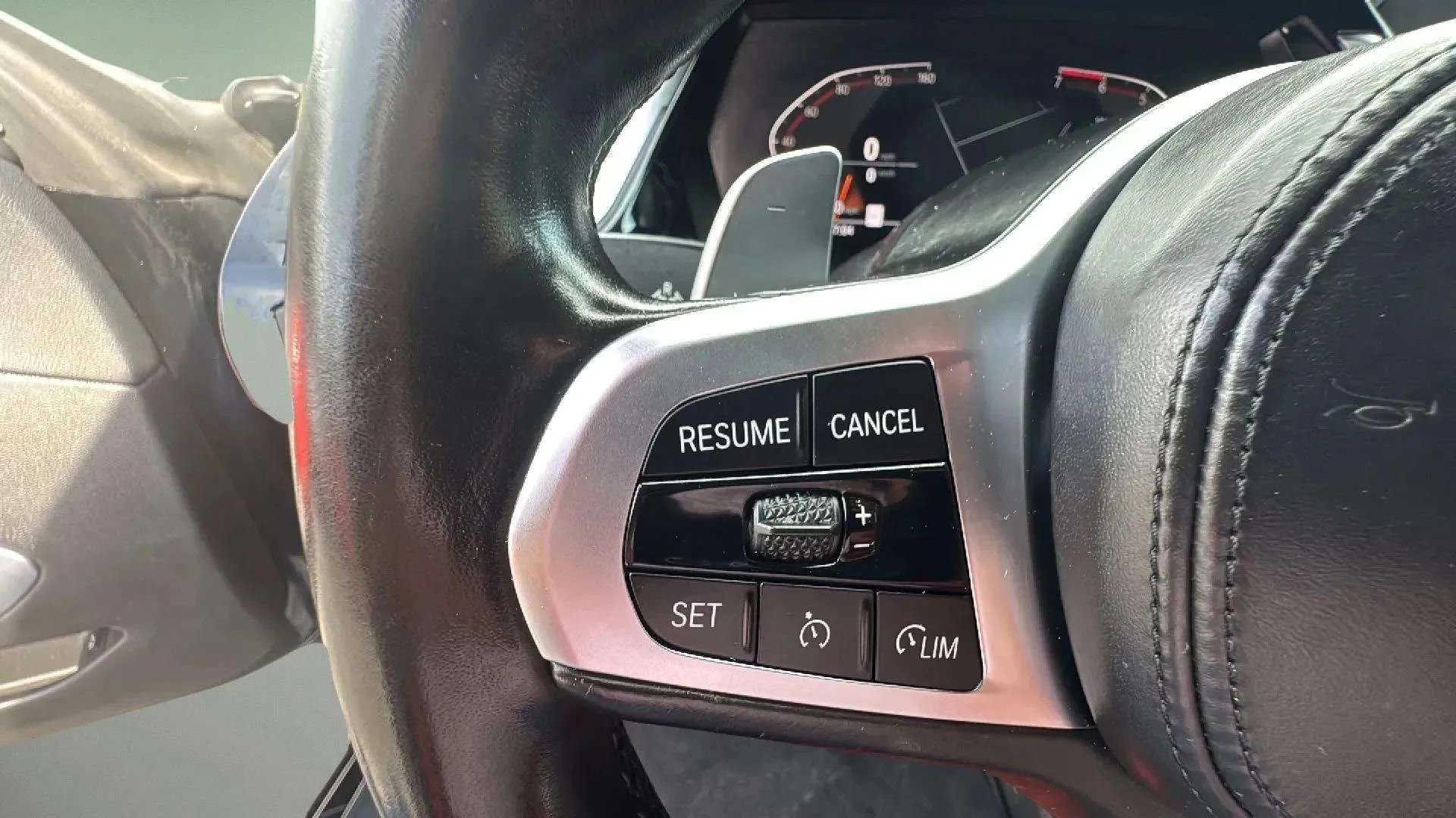 Used 2022 BMW Z4 sDrive30i w/ M Sport Package image 38