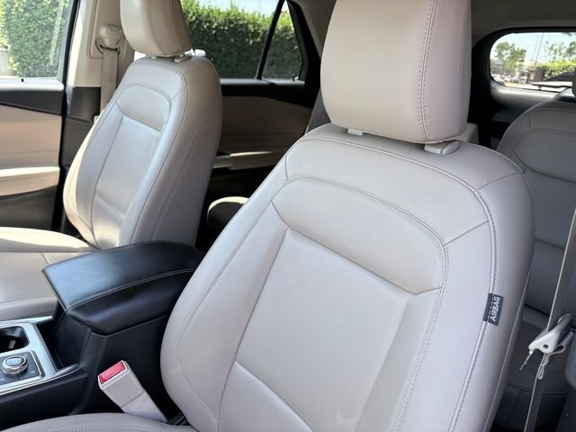 Used 2024 Ford Explorer XLT w/ Equipment Group 202A AWD/4WD image 11
