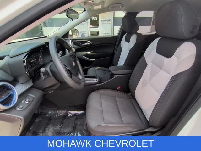 Used 2024 Chevrolet Trax LS w/ LS Convenience Package FWD image 18