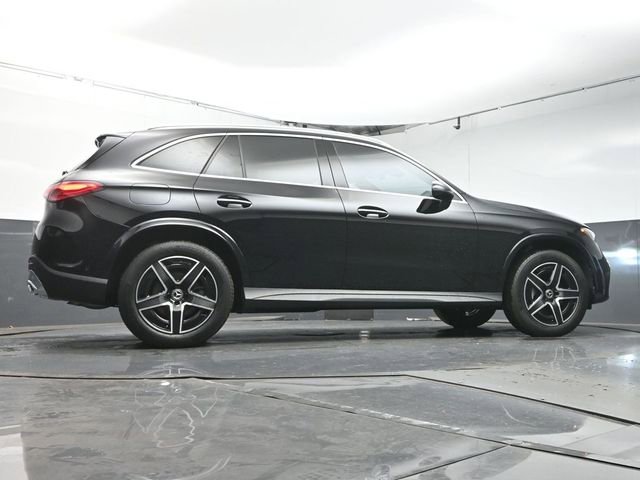Used 2025 Mercedes-Benz GLC 300 image 40