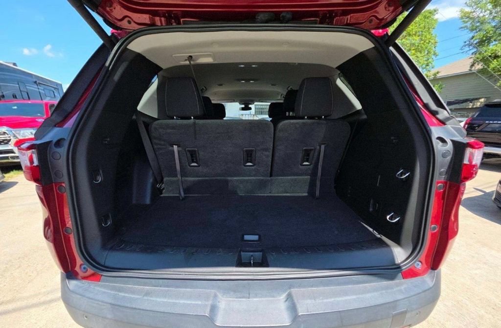 Used 2019 Chevrolet Traverse LT FWD image 11