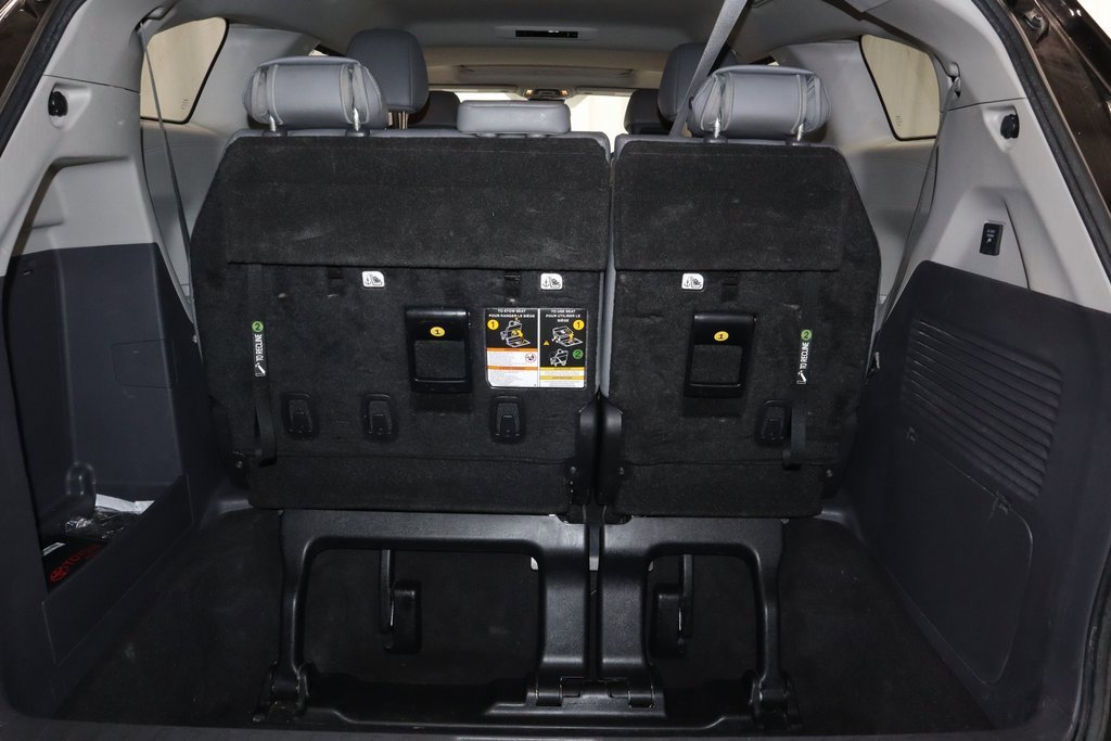 Used 2022 Toyota Sienna XLE image 18