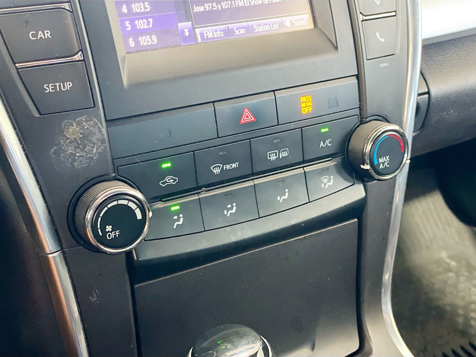 Used 2017 Toyota Camry SE FWD image 11