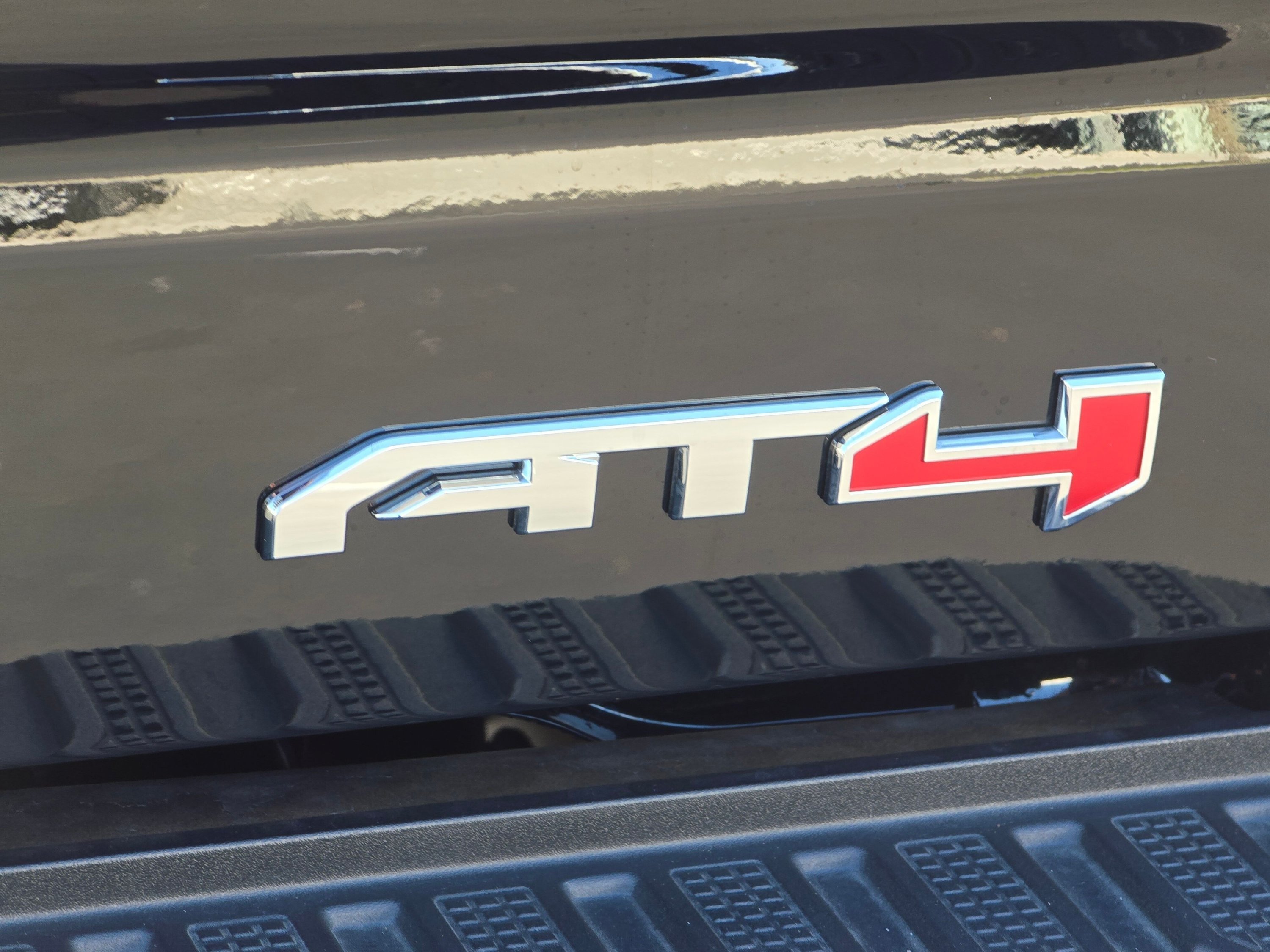 Used 2026 GMC Sierra 1500 AT4 w/ AT4 Premium Package AWD/4WD image 31