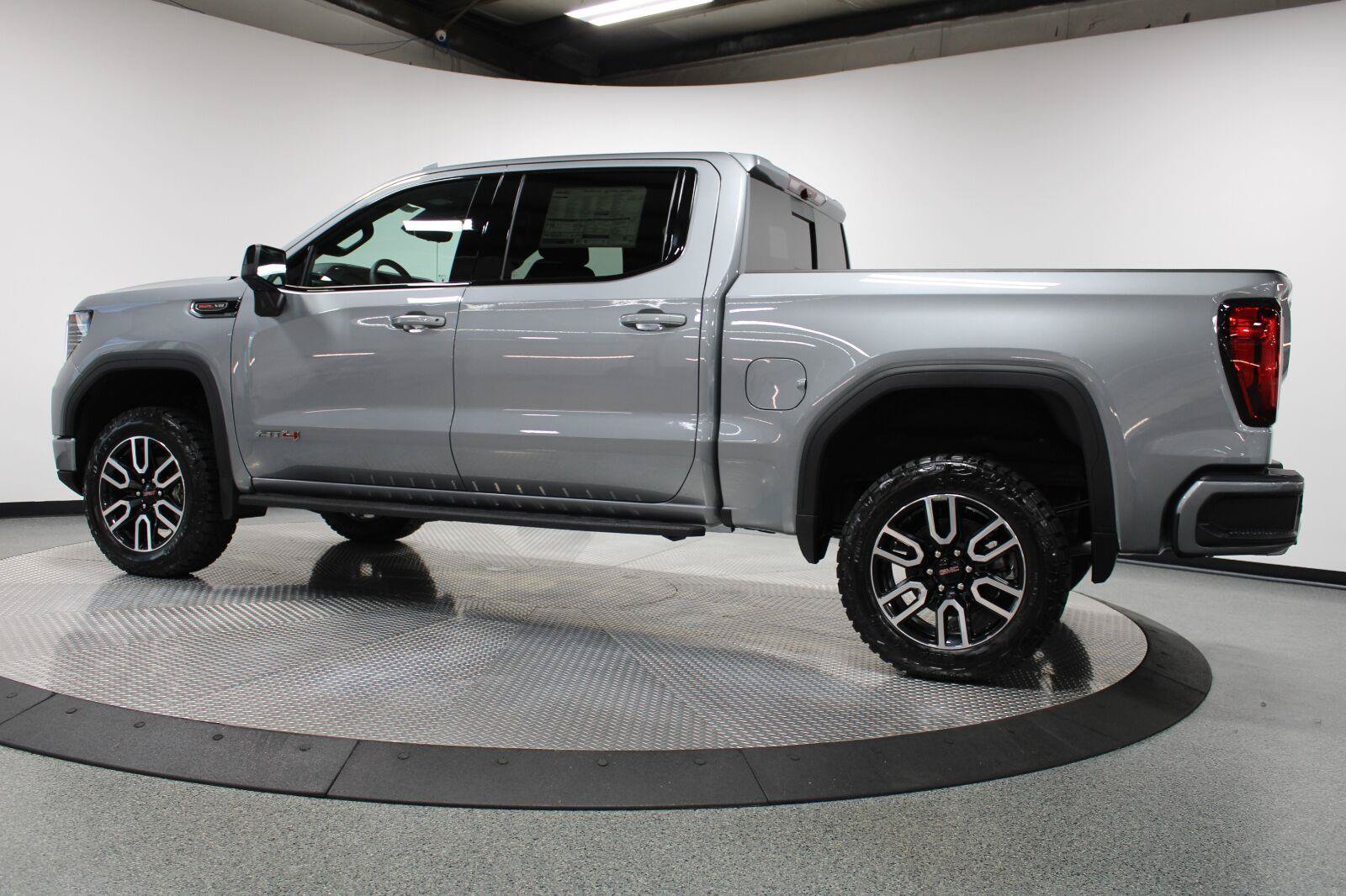 New 2026 GMC Sierra 1500 AT4 w/ AT4 Premium Package AWD/4WD image 10