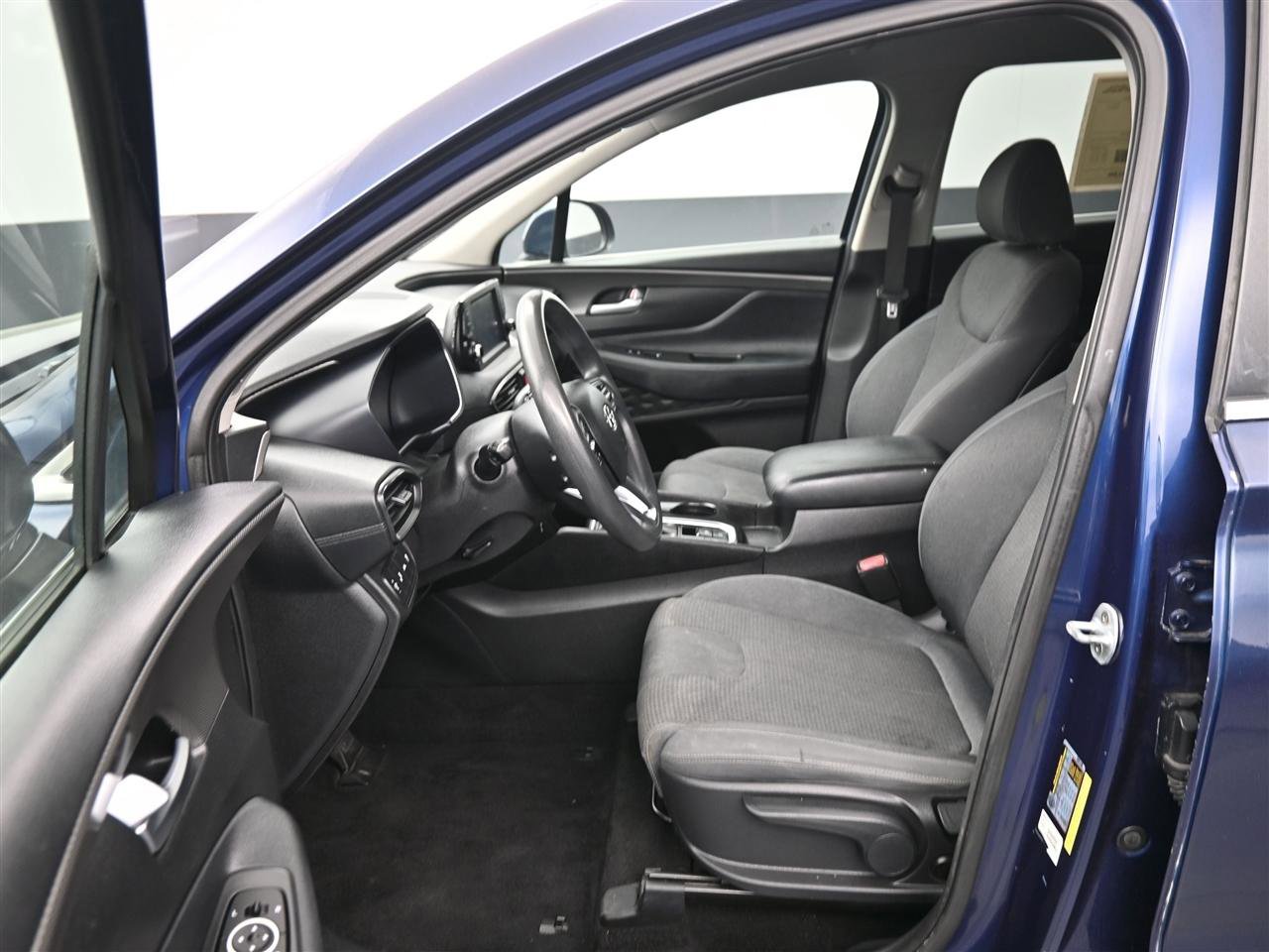 Used 2019 Hyundai Santa Fe SE image 11