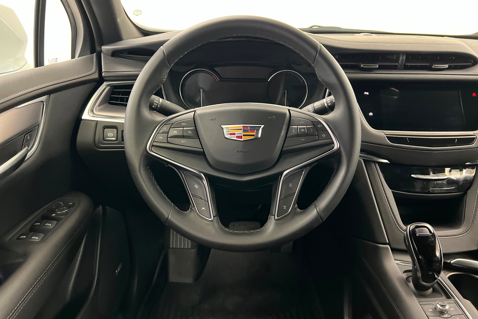 New 2025 Cadillac XT5 Luxury w/ LPO, Floor Liner Package image 13