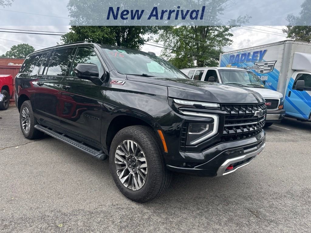 Certified 2025 Chevrolet Suburban Z71 AWD/4WD image 2
