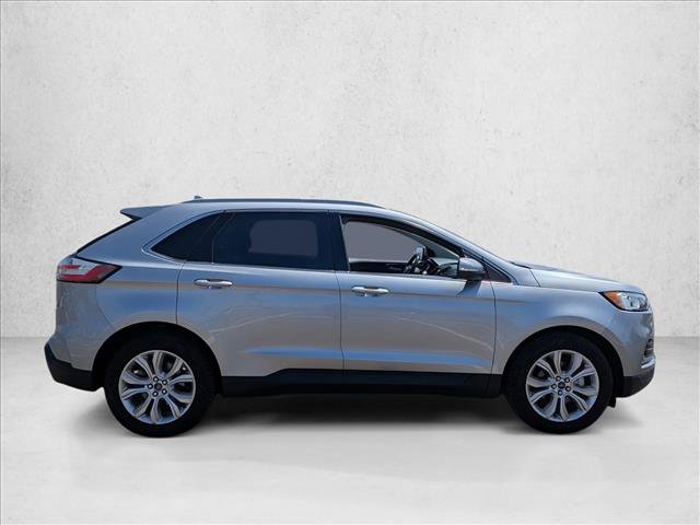 Used 2020 Ford Edge Titanium FWD image 4
