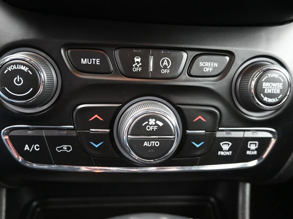 Used 2022 Jeep Cherokee Trailhawk w/ Premium Leather Package image 22