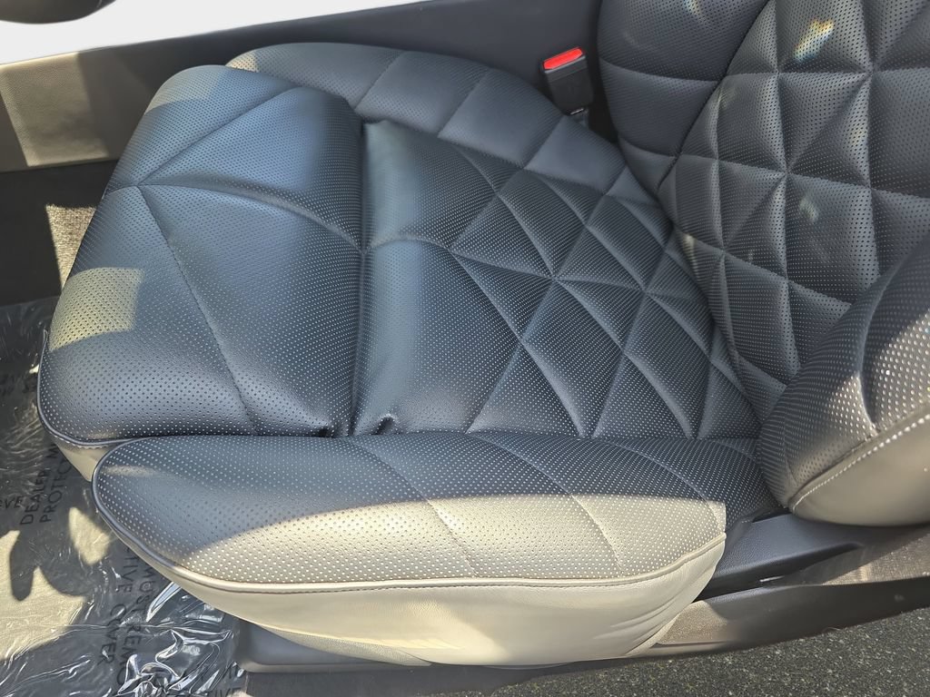 Used 2023 BMW 740i RWD image 33