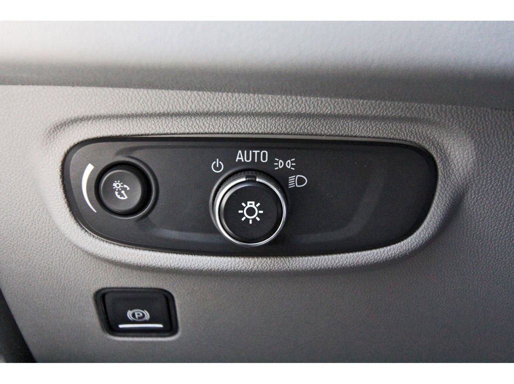 Used 2021 GMC Terrain SLE w/ Driver Convenience Package image 18