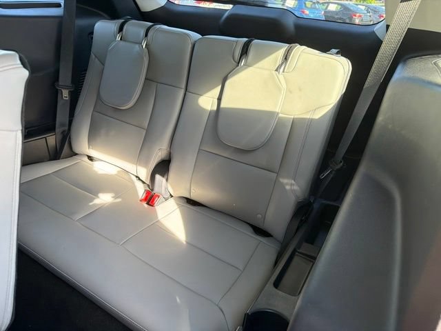 Used 2025 Ford Explorer Active w/ Active Comfort Package RWD image 19