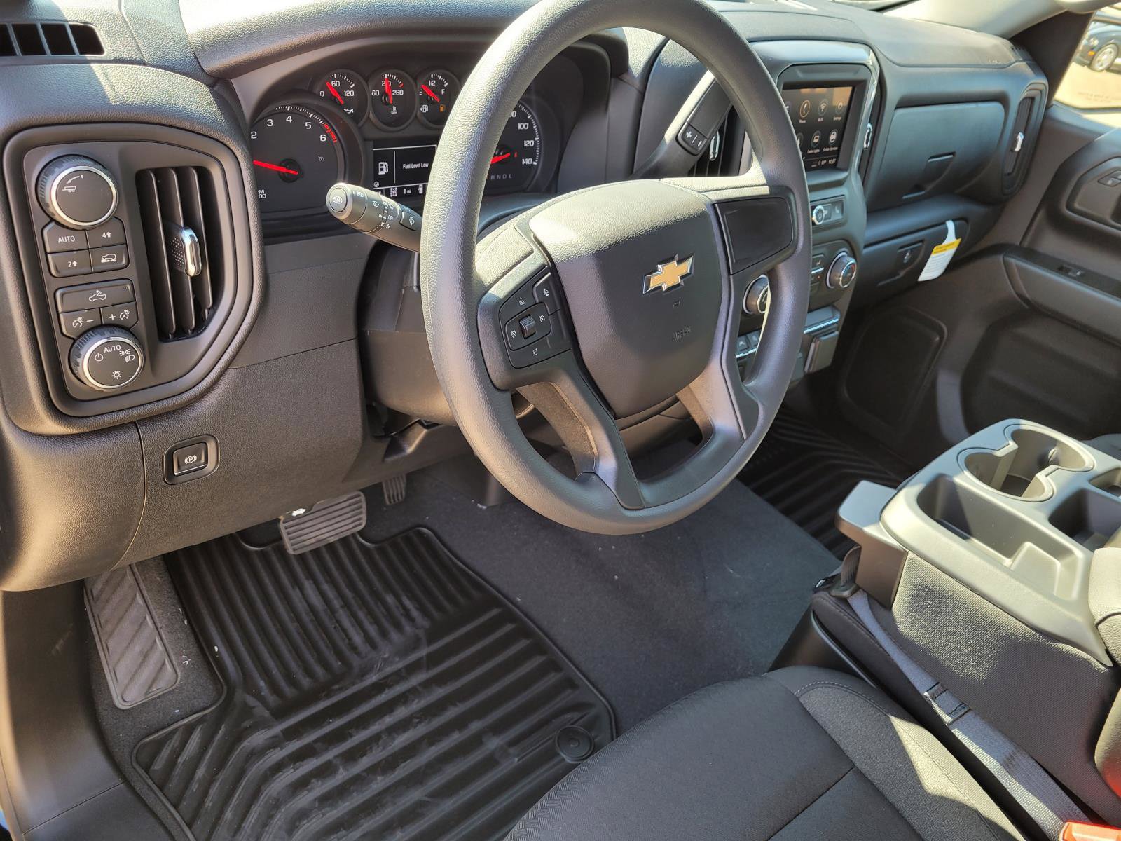 New 2026 Chevrolet Silverado 1500 Custom AWD/4WD image 15