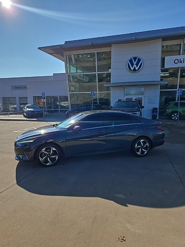 Used 2023 Hyundai Elantra Limited image 8