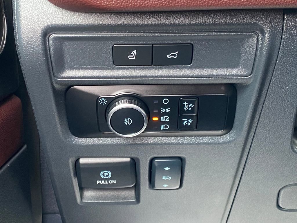 Used 2024 Ford Expedition Max Limited image 32