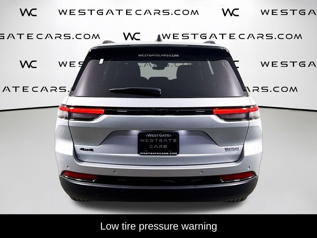 New 2025 Jeep Grand Cherokee Altitude image 7