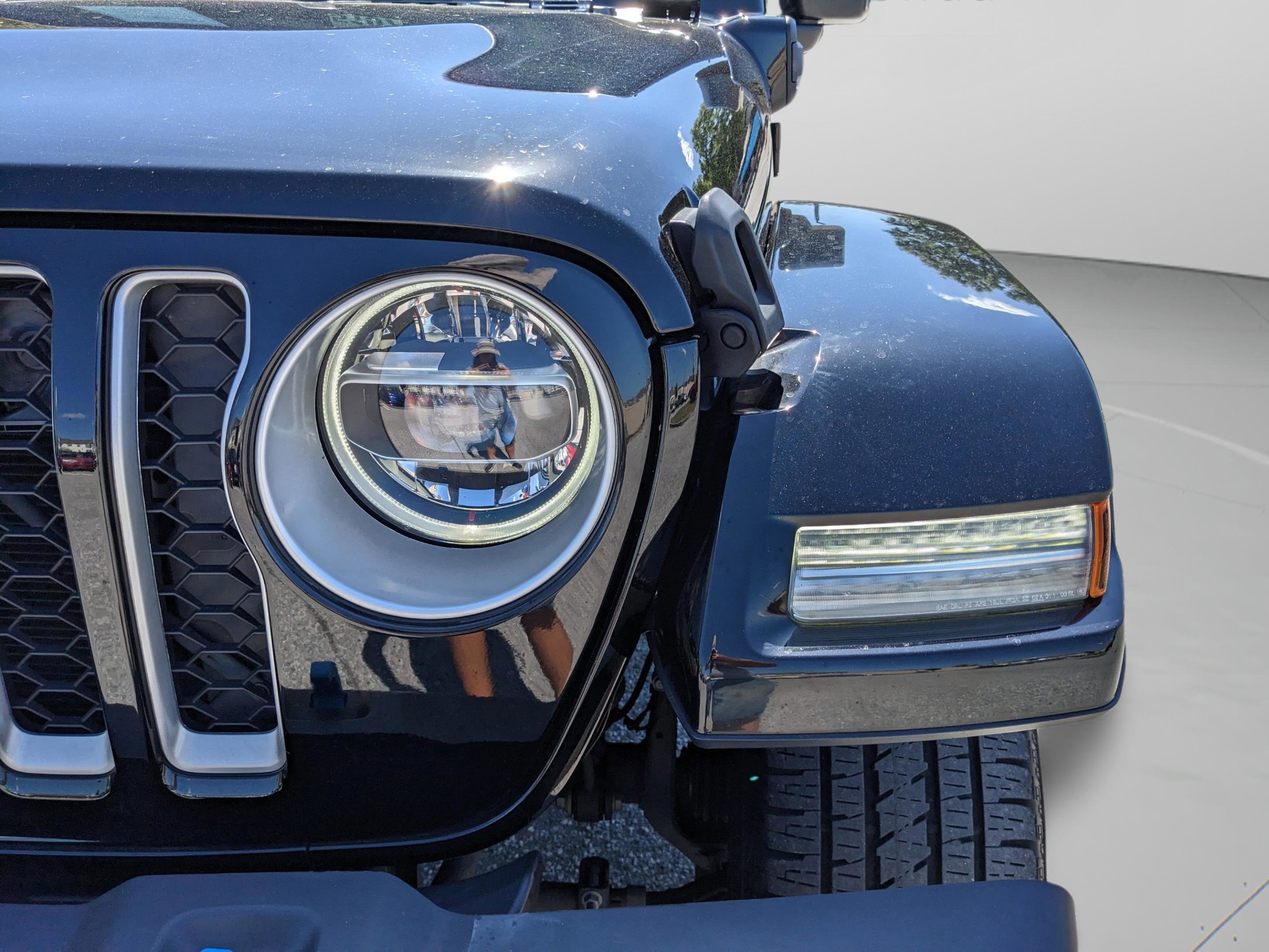 Used 2022 Jeep Wrangler Unlimited Sahara image 38