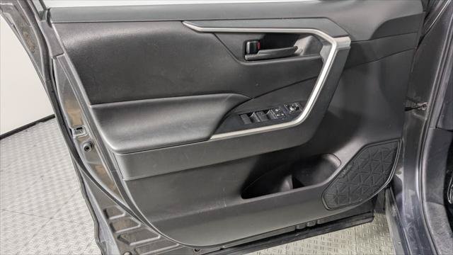 Used 2020 Toyota RAV4 LE w/ All Weather Liner Package AWD/4WD image 13